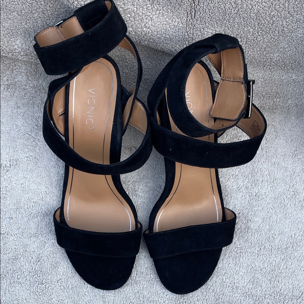 Vionic Women's Elegant Black Heels